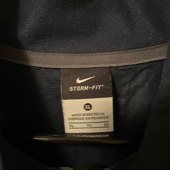 Nike UConn Huskies Storm-Fit 1/4 zip Windbreaker SZ XL Basketball March Madness - Picture 2 of 13